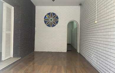 Imagem: O depósito possui 1 Vaga na garagem, 94m² de Área e está