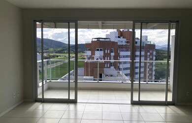 Imagem: O apartamento e possui 3 Dormitórios, Suítes, 2 Banheiros