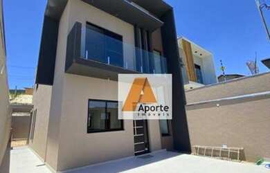 Imagem: A casa possui 3 Dormitórios, 3 Banheiros, 2 Vagas na garagem