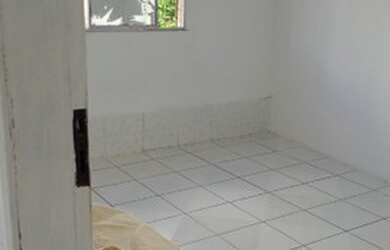 Imagem: A casa possui 1 Dormitório, 1 Banheiro e Varanda e está localizado