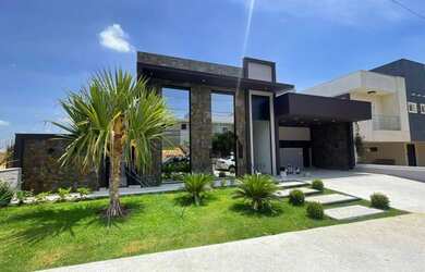 Imagem: A casa em condomínio possui 3 Dormitórios, 1 Banheiro, 5 Vagas