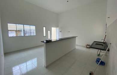 Imagem: A casa à venda possui 2 Dormitórios, 2 Banheiros, 2 Vagas