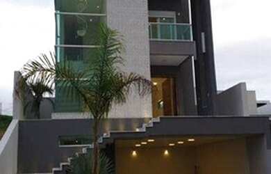 Imagem: A casa em condomínio possui 4 Dormitórios, 5 Banheiros, 5