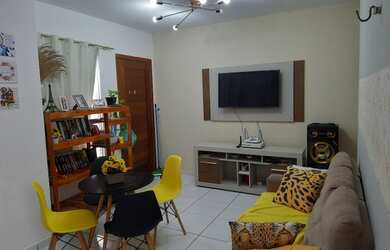 Imagem: A casa possui 2 Dormitórios, 2 Banheiros, 1 Vaga na garagem