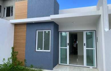 Imagem: A casa possui 3 Dormitórios, 2 Banheiros, 1 Vaga na garagem