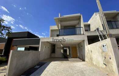 Imagem: A casa em condomínio possui 3 Dormitórios, 3 Banheiros, 4