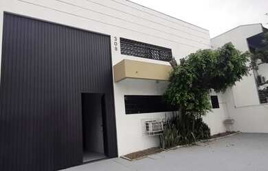 Imagem: O depósito para alugar possui 450m² de Área e está localizado