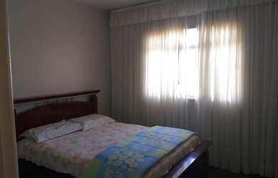 Imagem: A casa em condomínio possui 4 Dormitórios, 2 Banheiros, 1