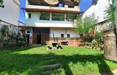 Imagem: A casa possui 2 Dormitórios, 2 Banheiros, 2 Vagas na garagem