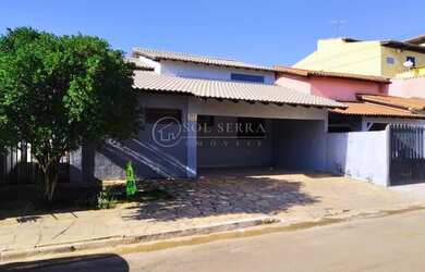 Imagem: A casa em condomínio possui 4 Dormitórios, 5 Banheiros, 2