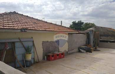 Imagem 13: Sobrado com casa no piso superior e salão no piso inferior à venda por...