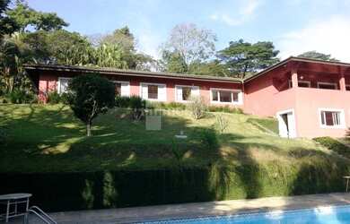 Imagem: A casa em condomínio possui 4 Dormitórios, 4 Banheiros, 3