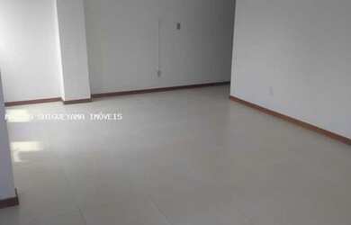 Imagem: O depósito possui 5 Vagas na garagem e 459m² de Área e está