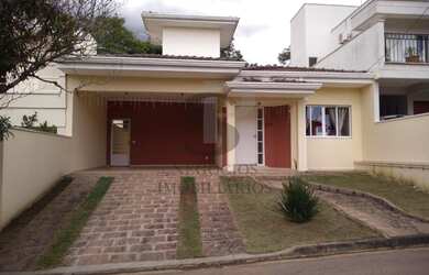 Imagem: A casa em condomínio possui 3 Dormitórios, 3 Banheiros, 4