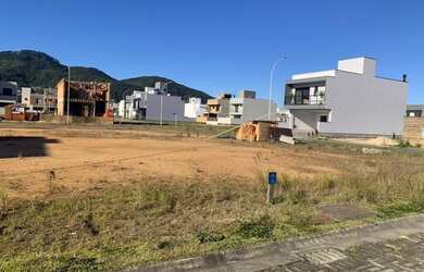 Imagem: O terreno possui 150m² de Área e está localizado em Beira