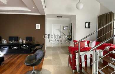 Imagem: A casa possui 4 Dormitórios, 5 Banheiros, 5 Vagas na garagem