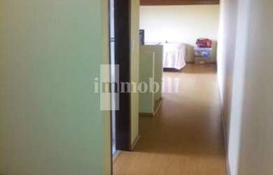 Imagem: A casa possui 3 Dormitórios, 4 Banheiros, 3 Vagas na garagem