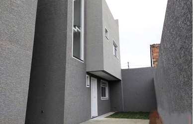 Imagem: A casa possui 3 Dormitórios, 2 Banheiros, 1 Vaga na garagem