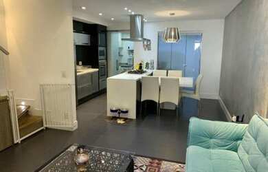 Imagem: A casa possui 2 Dormitórios, 4 Banheiros, 3 Vagas na garagem