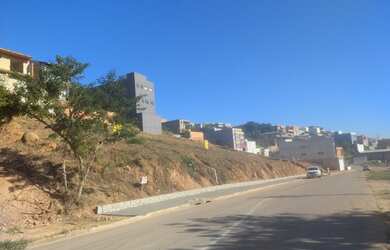 Imagem: O terreno possui 420m² de Área e está localizado em Várzea