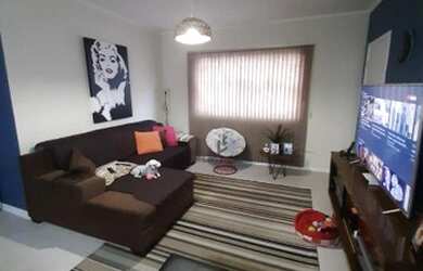 Imagem: O apartamento possui 2 Dormitórios, 1 Banheiro, 1 Vaga na garagem