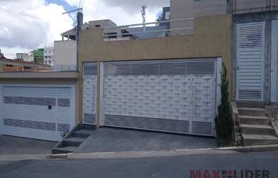 Imagem: A casa possui 3 Dormitórios, 2 Banheiros, 2 Vagas na garagem