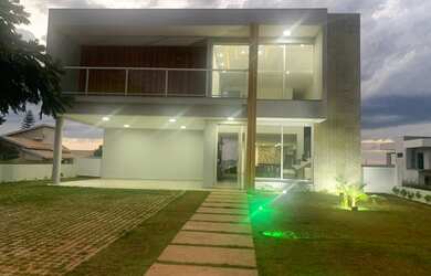 Imagem: A casa possui 4 Dormitórios, 5 Banheiros, 5 Vagas na garagem