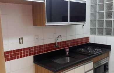 Imagem: O apartamento possui 2 Dormitórios, 1 Banheiro, 1 Vaga na garagem