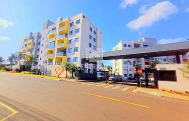 Imagem: O apartamento possui 3 Dormitórios, 1 Banheiro, 1 Vaga na garagem