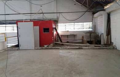 Imagem 7: Galpão área 2.598 m² consta. 2668 m² entrada por duas ruas energia...