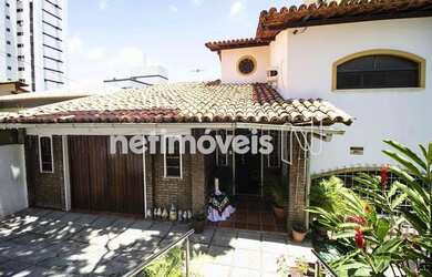 Imagem: A casa possui 5 Dormitórios, 5 Banheiros, 2 Vagas na garagem