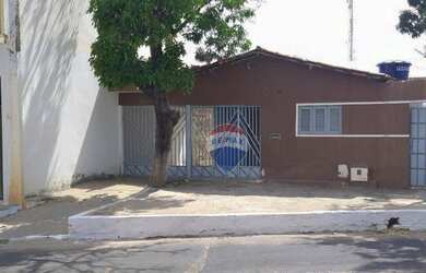 Imagem: A casa possui 2 Dormitórios, 1 Banheiro, 194m² de Área e