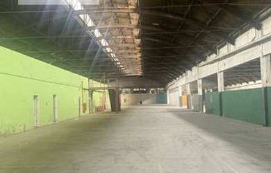 Imagem: O depósito possui 5 Vagas na garagem, 5.946m² de Área e