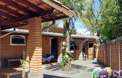 Imagem: O depósito possui 2 Vagas na garagem, 198m² de Área e está