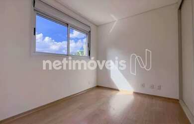 Imagem: O apartamento possui 2 Dormitórios, 2 Banheiros, 2 Vagas na