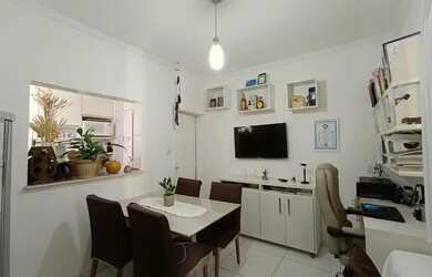 Imagem: O apartamento possui 1 Dormitório, 1 Banheiro, 1 Vaga na garagem