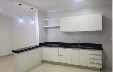 Imagem: O apartamento possui 2 Dormitórios, 2 Banheiros, 2 Vagas na