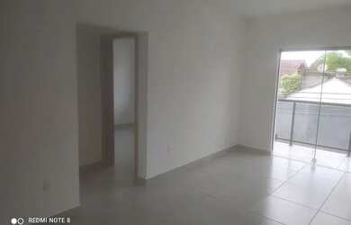 Imagem: O apartamento possui 1 Dormitório, 1 Banheiro, 1 Vaga na garagem