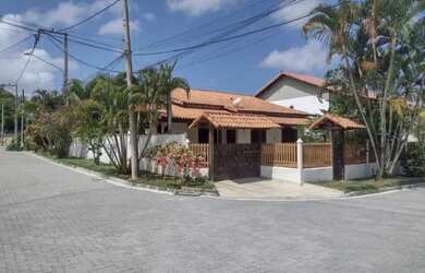 Imagem: A casa em condomínio possui 3 Dormitórios, 2 Banheiros e