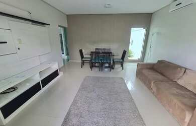 Imagem: A casa em condomínio possui 3 Dormitórios, 3 Banheiros, 2