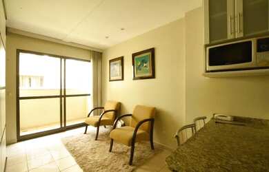 Imagem: O apartamento possui 1 Dormitório, 1 Banheiro, 1 Vaga na garagem