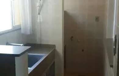 Imagem: O apartamento possui 2 Dormitórios, 1 Banheiro e 1 Vaga na