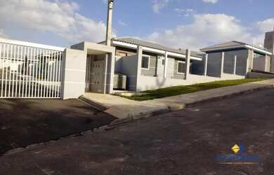 Imagem: A casa em condomínio possui 3 Dormitórios, 1 Banheiro, 1 Vaga