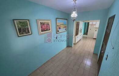 Imagem: A casa possui 2 Dormitórios, 2 Banheiros, 3 Vagas na garagem