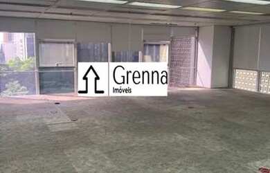 Imagem: O depósito possui 4 Vagas na garagem, 157m² de Área e está