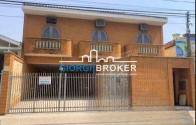 Imagem: O depósito possui 2 Vagas na garagem e 355m² de Área e está