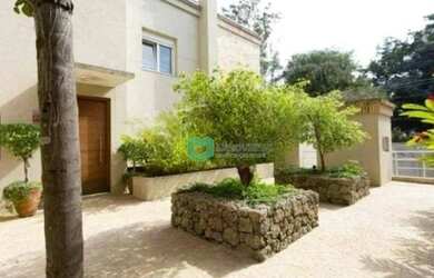 Imagem: A casa em condomínio possui 4 Dormitórios, 5 Banheiros, 5