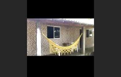 Imagem: A casa possui 1 Dormitório, 3 Vagas na garagem e está localizado