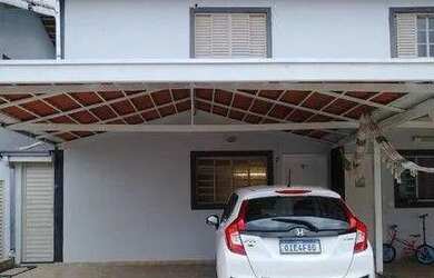 Imagem: A casa em condomínio possui 3 Dormitórios, 3 Banheiros, 2