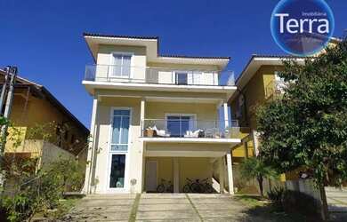 Imagem: A casa em condomínio possui 3 Dormitórios, 4 Banheiros, 4